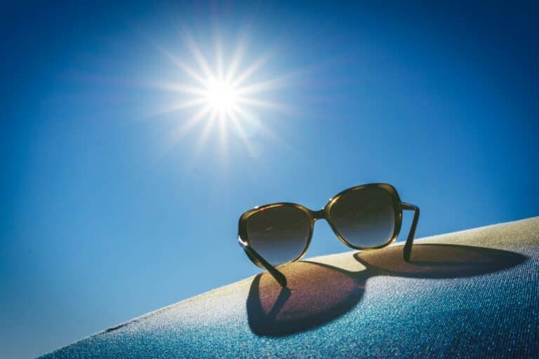 Protection solaire peau : Guide complet SPF et après-soleil
